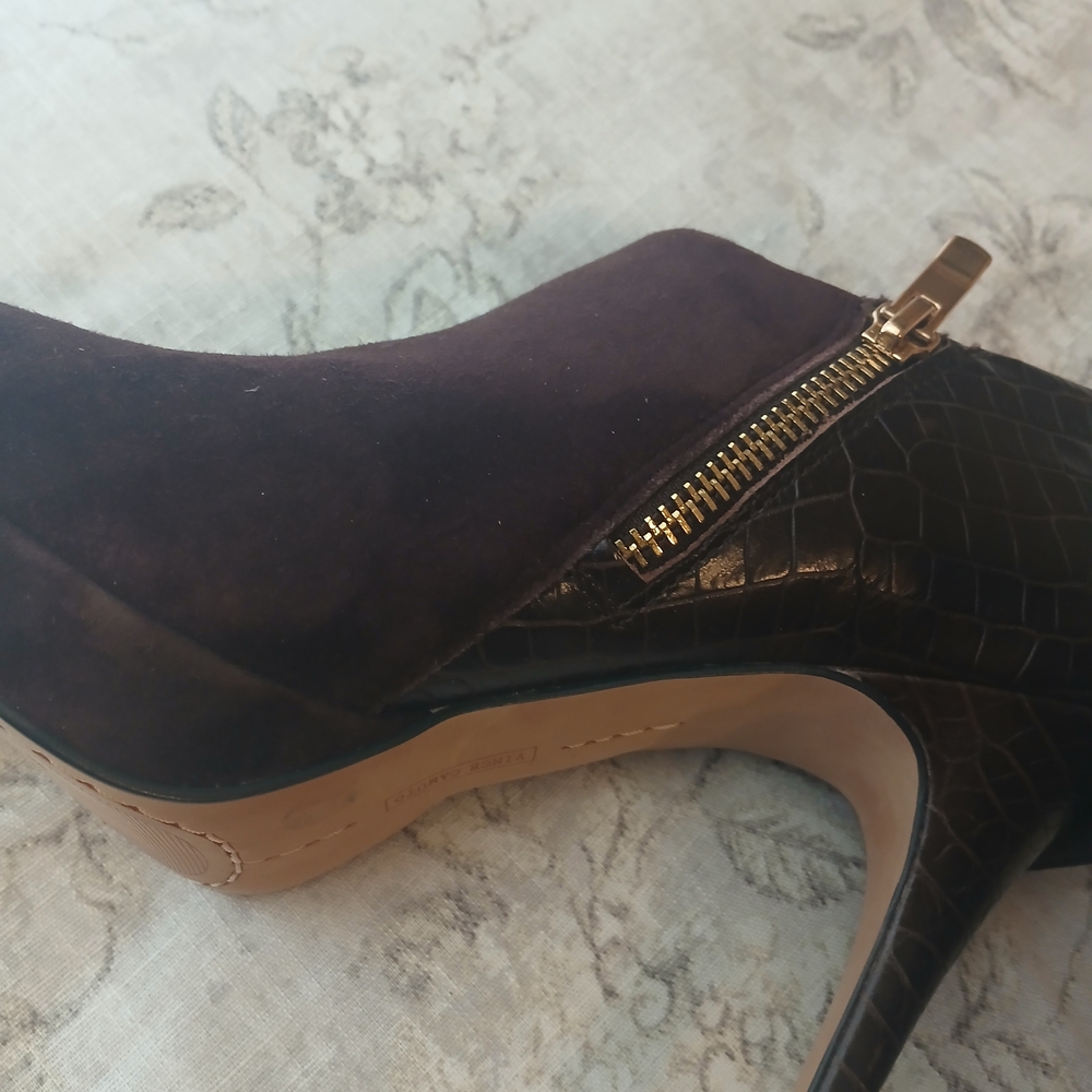 Vince Camuto Black and Purple Heels with Gold Accent